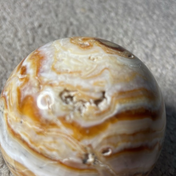 Banded Agate Sphere - 7.5 in circumference- stone has a few druzy inclusions-EUC - Picture 7 of 7